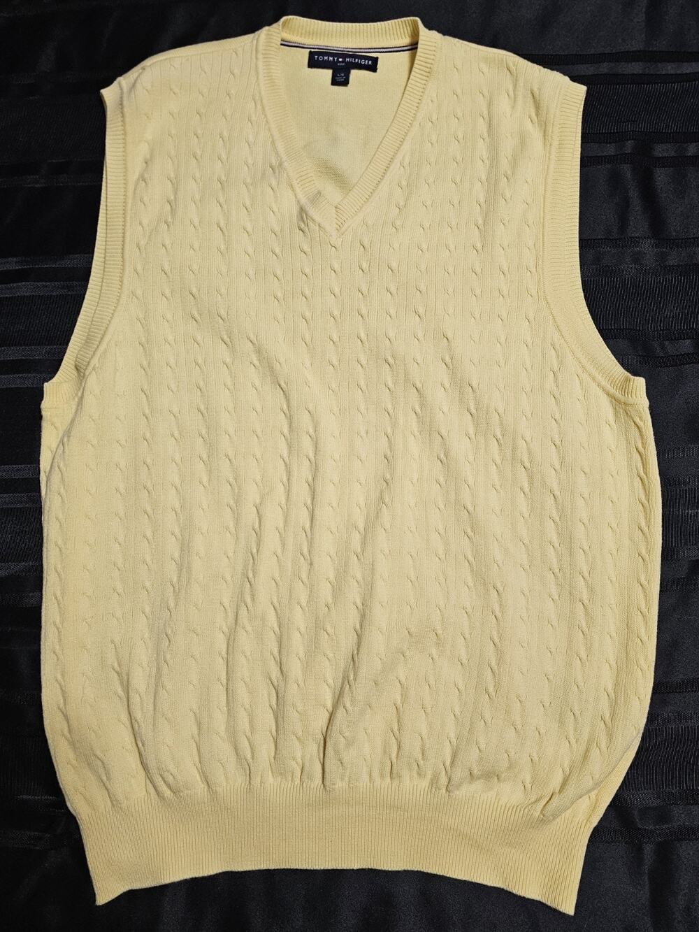 Tommy Hilfiger Golf Men's Large Yellow Cable Knit Sweater Vest V-Neck Cotton